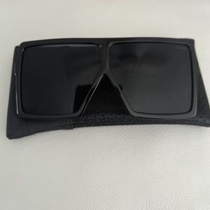 Sloan oversized sunglasses.